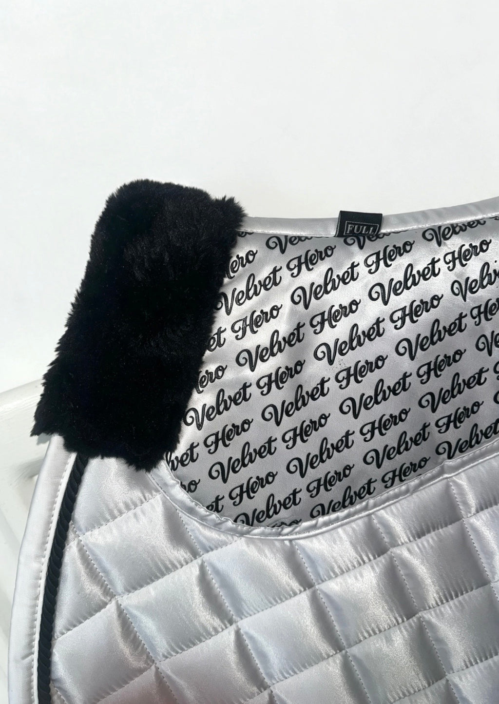 VH White GP Numnah With Fur - Full