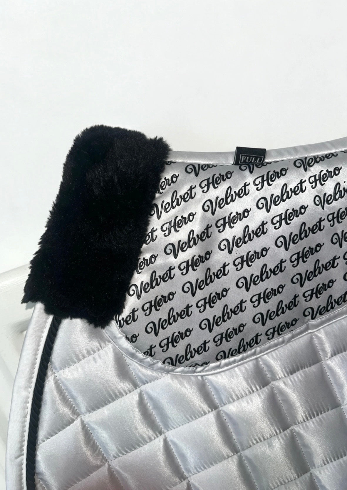 VH White GP Numnah With Fur - Full